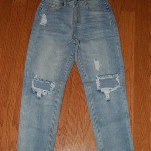 MULTIPLE SOLD SEPARATELY: SHEIN JEANS